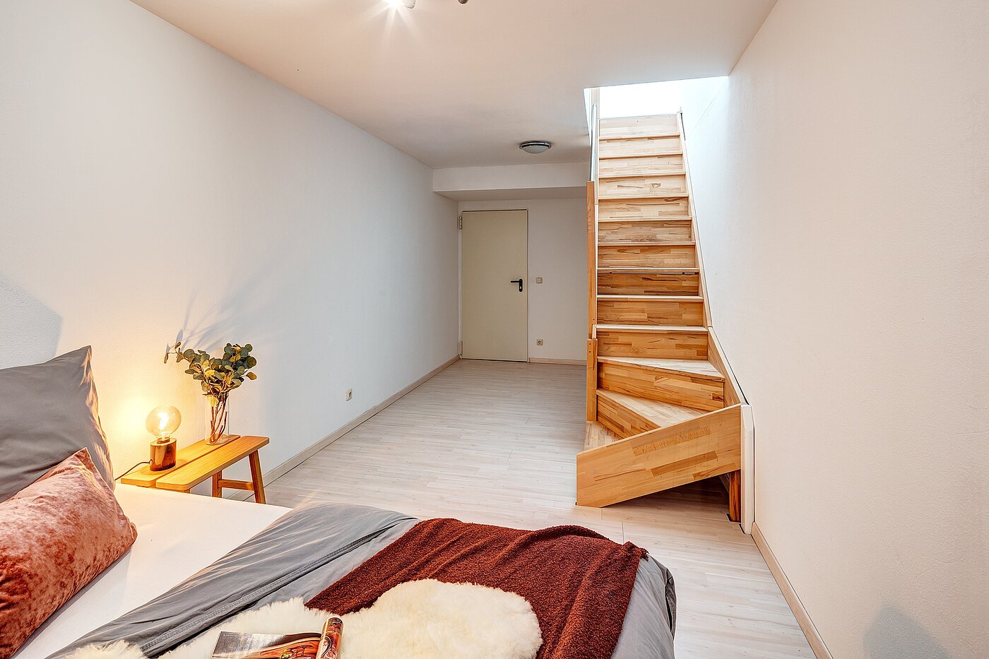 フラット 部屋数 1.5 部屋 | München-Aubing | 70000 | ...ins Untergeschoss