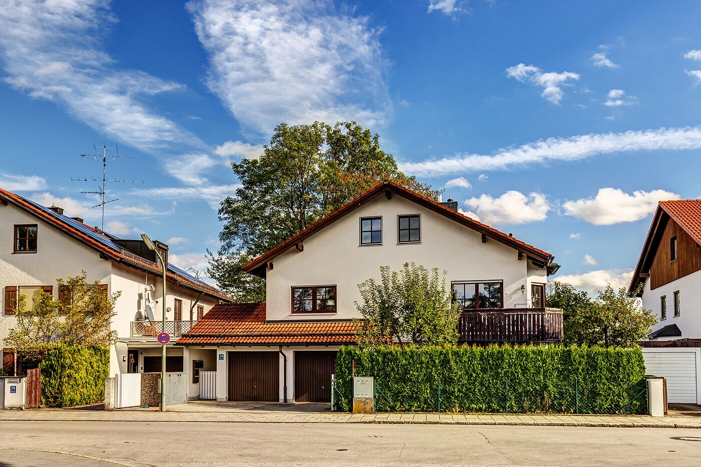 フラット 部屋数 3 部屋 | München-Trudering | 70481 | Außenansicht mit Garage