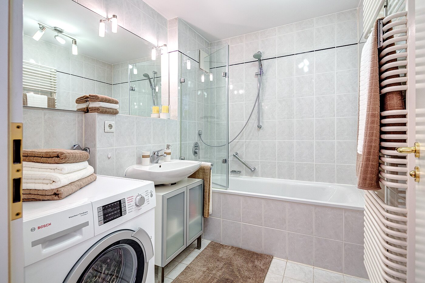 フラット 部屋数 2 部屋 | München-Schwabing | 70102 | Bad mit Badewanne...