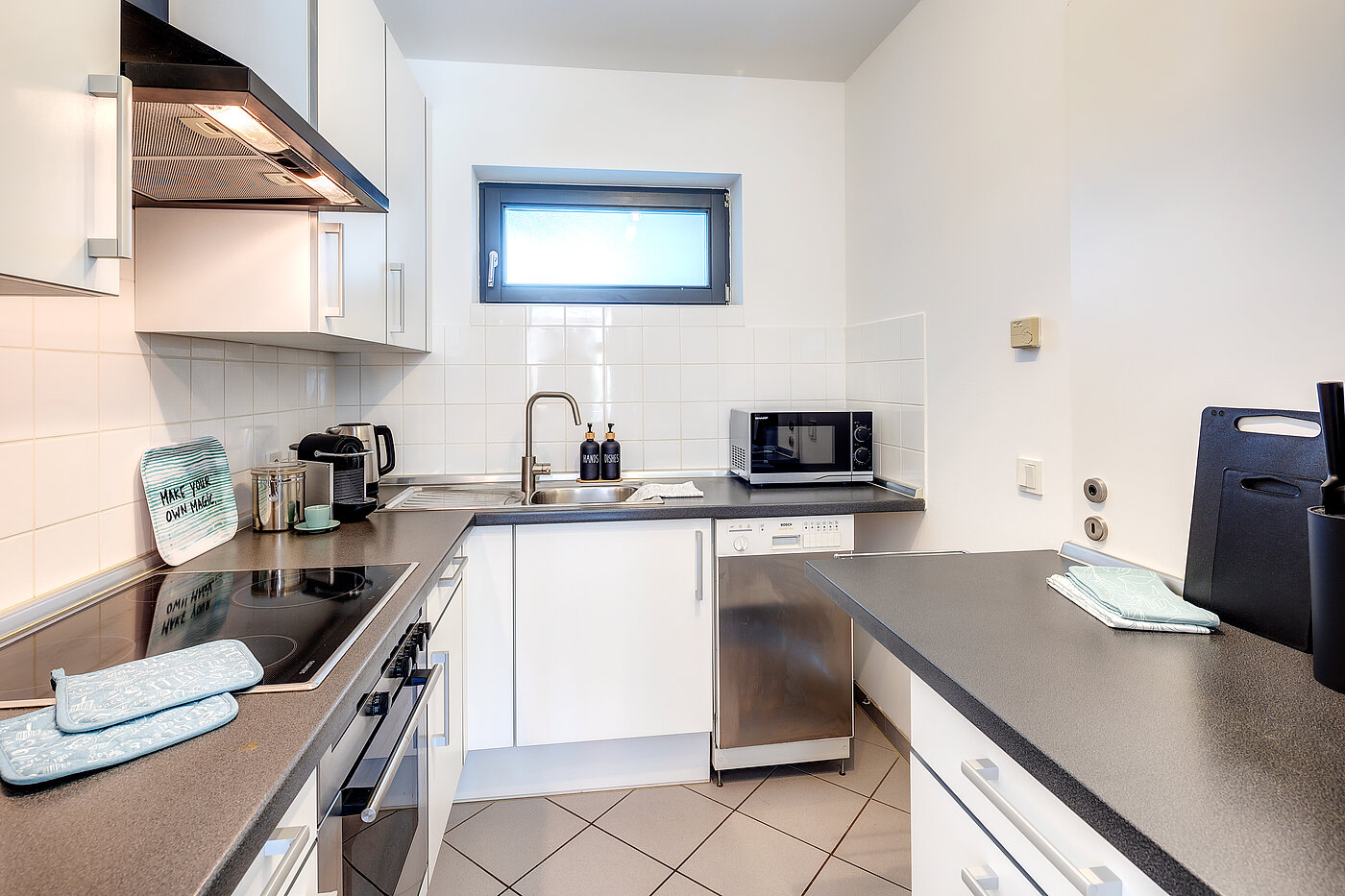 フラット 部屋数 2 部屋 | Haar | 70426 | ...Küche mit Einbauten...