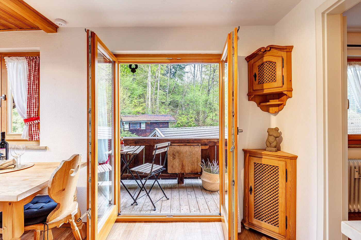 アティック・フラット（屋根裏） 部屋数 2 部屋 | Bad Wiessee | 70017 | Zugang zum Balkon