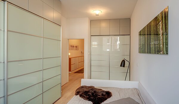 レイズド・グラウンドフロアー（一階が地表よりも高い） 部屋数 3 部屋 | München-Sendling | 2009ML8 | ...mit ausreichend Stauraum