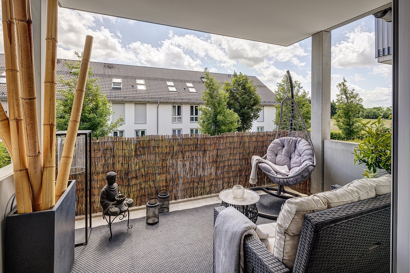 フラット 部屋数 3 部屋 | 70483 | ...großem Balkon