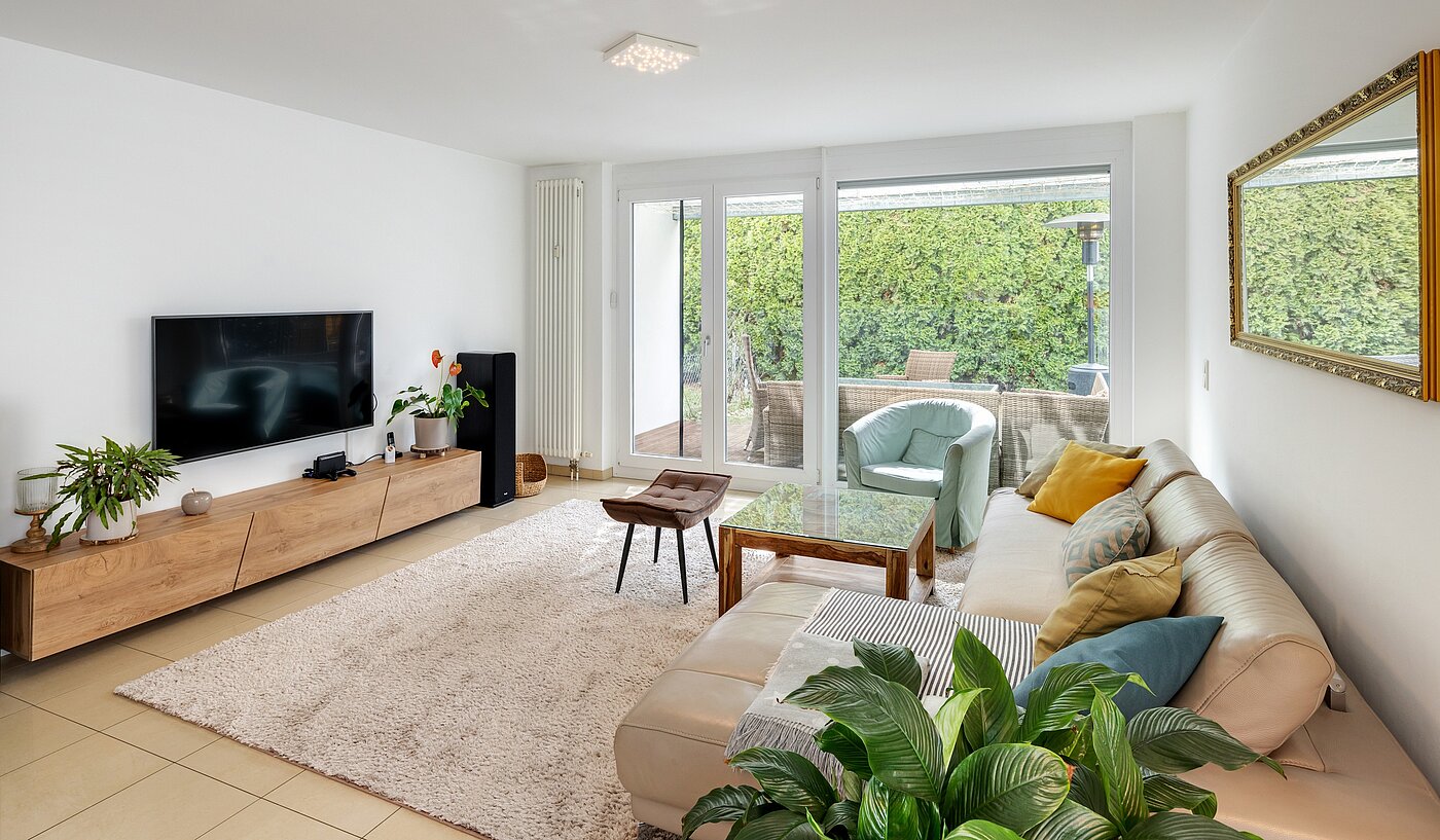 セミ・デタッチド・ハウス（一戸建てを二つに分けた家屋） 部屋数 5 部屋 | Unterföhring | 70119 | Wohnen und...