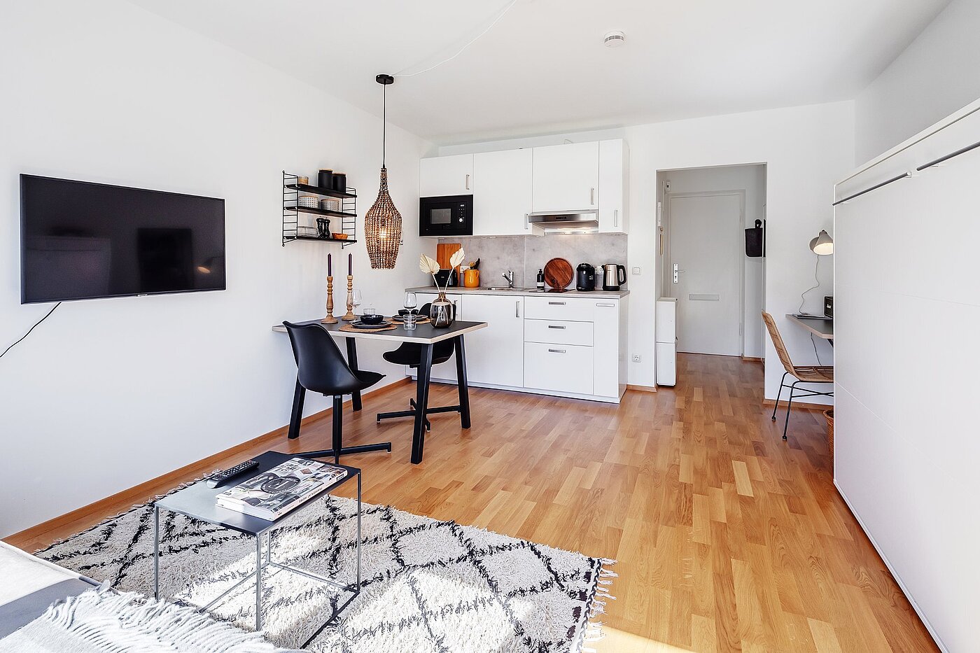 フラット 部屋数 1 部屋 | München-Neuhausen | 2010ML6 | Moderner Wohn-/ Essbereich...