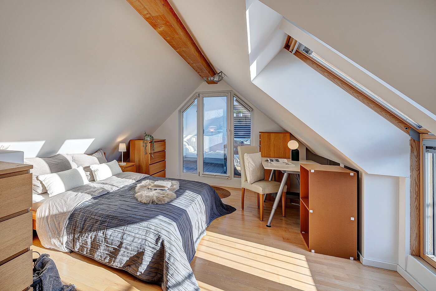 メゾネット・マンション（複数階にわたるマンション） 部屋数 2.5 部屋 | München-Ludwigsvorstadt | 2111ML5 | ...zum Schlafzimmer und...