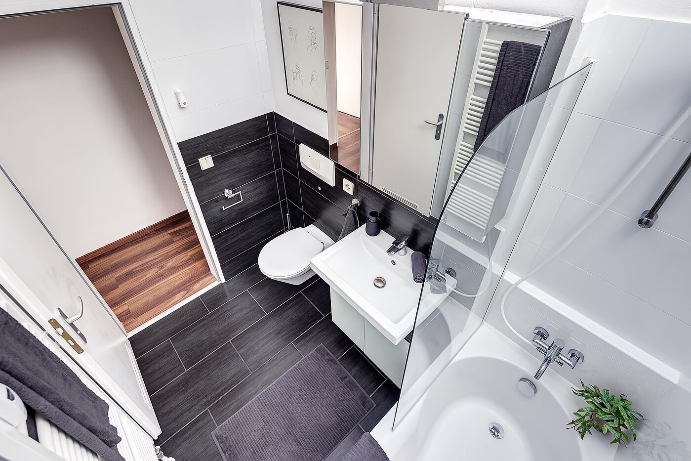 フラット 部屋数 2 部屋 | München-Untermenzing | 70177 | ...und Dachfenster