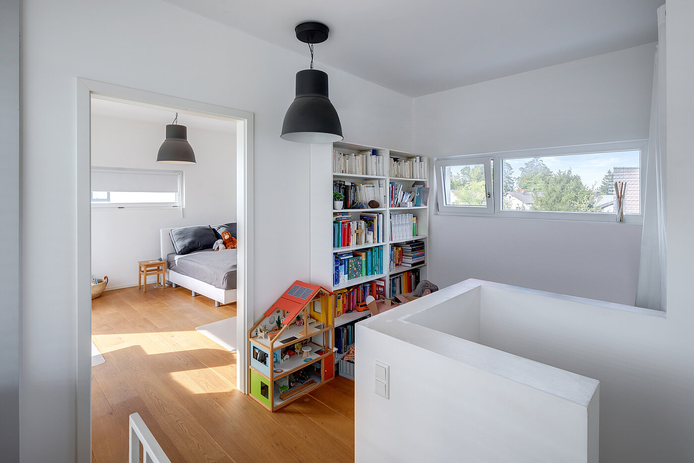 セミ・デタッチド・ハウス（一戸建てを二つに分けた家屋） 部屋数 5 部屋 | München-Aubing | 70162 | Zum Dachgeschoss