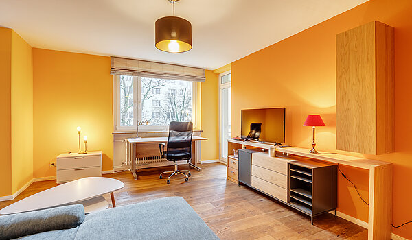 フラット 部屋数 2 部屋 | München-Bogenhausen | 70287 | Helles Wohnzimmer mit...