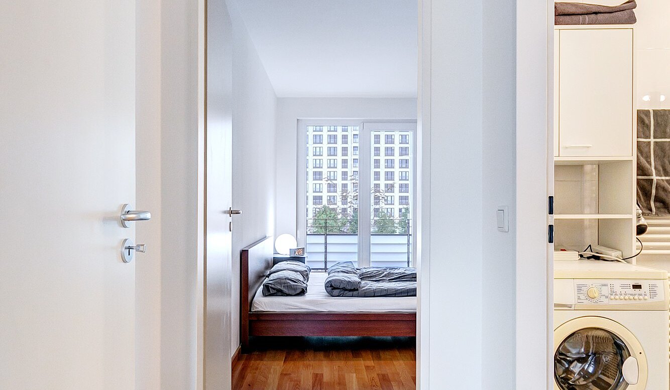 フラット 部屋数 2.5 部屋 | 70020 | Flur Blickrichtung Schlafzimmer und Bad