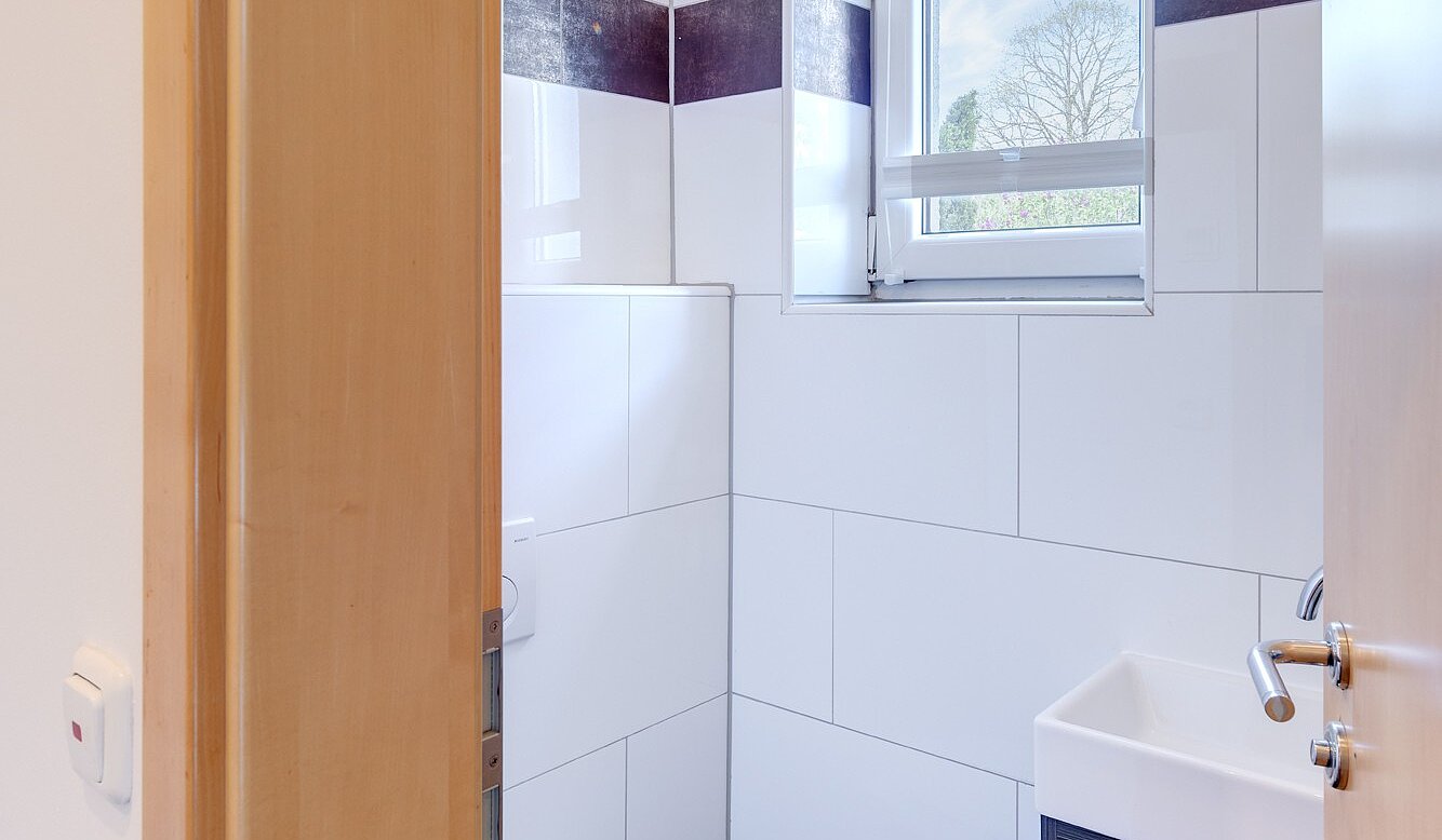 セミ・デタッチド・ハウス（一戸建てを二つに分けた家屋） 部屋数 6.5 部屋 | Unterschleißheim | 70122 | Gäste-WC