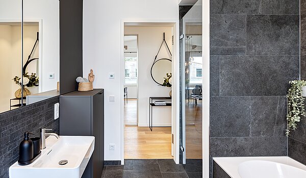 フラット 部屋数 2 部屋 | 70134 | ...und Badewanne