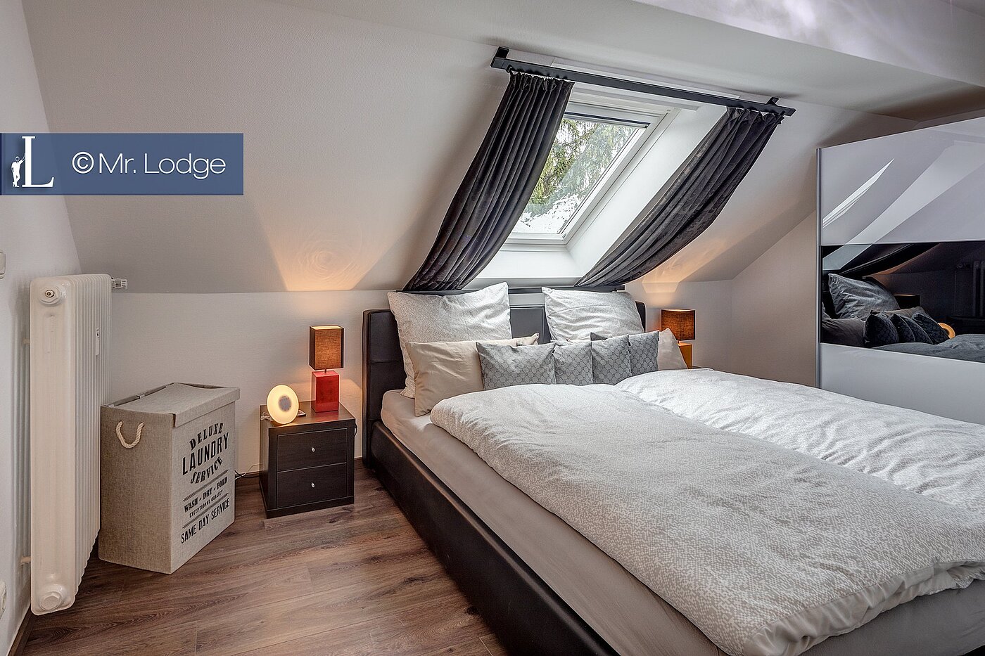 アティック・フラット（屋根裏） 部屋数 3 部屋 | München-Hasenbergl | 1803D9 | Großzügiges Schlafzimmer