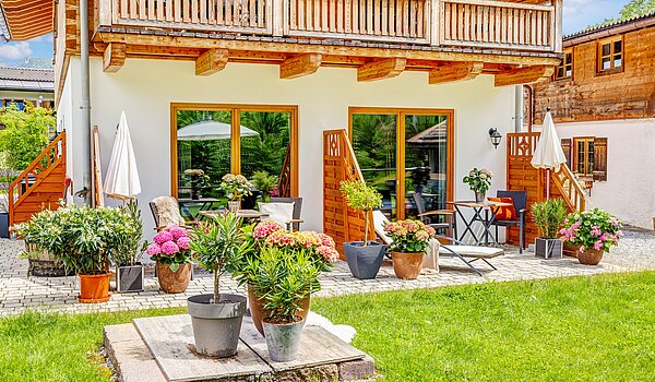 フラット 部屋数 6 部屋 | 70095 | ...sowie sonniger Terrasse