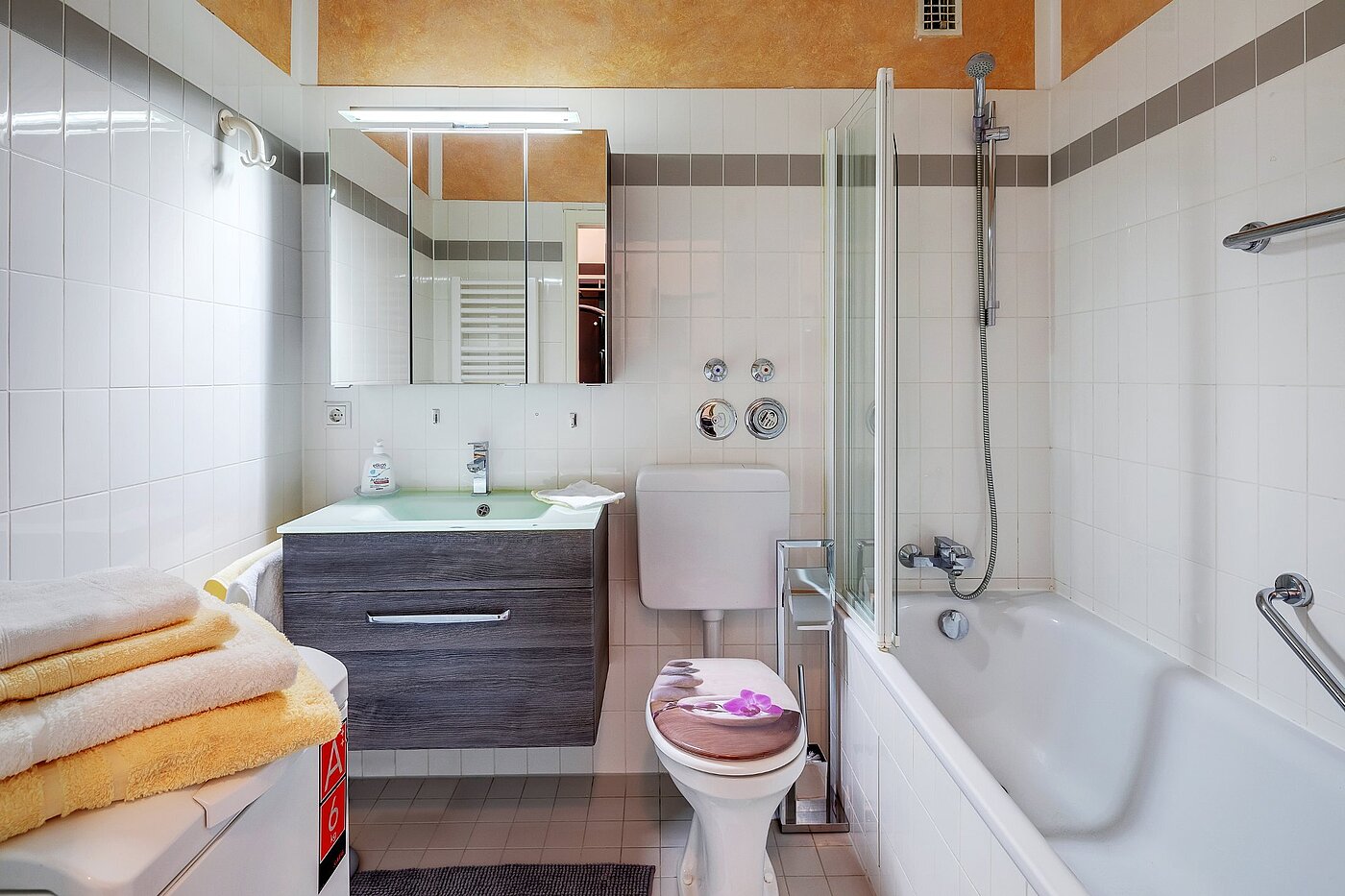 フラット 部屋数 2 部屋 | München-Aubing | 2104ML1 | Geschmackvolles Bad...