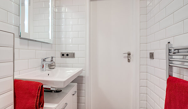フラット 部屋数 2 部屋 | München-Bogenhausen | 70287 | Weiß gefliestes Bad...