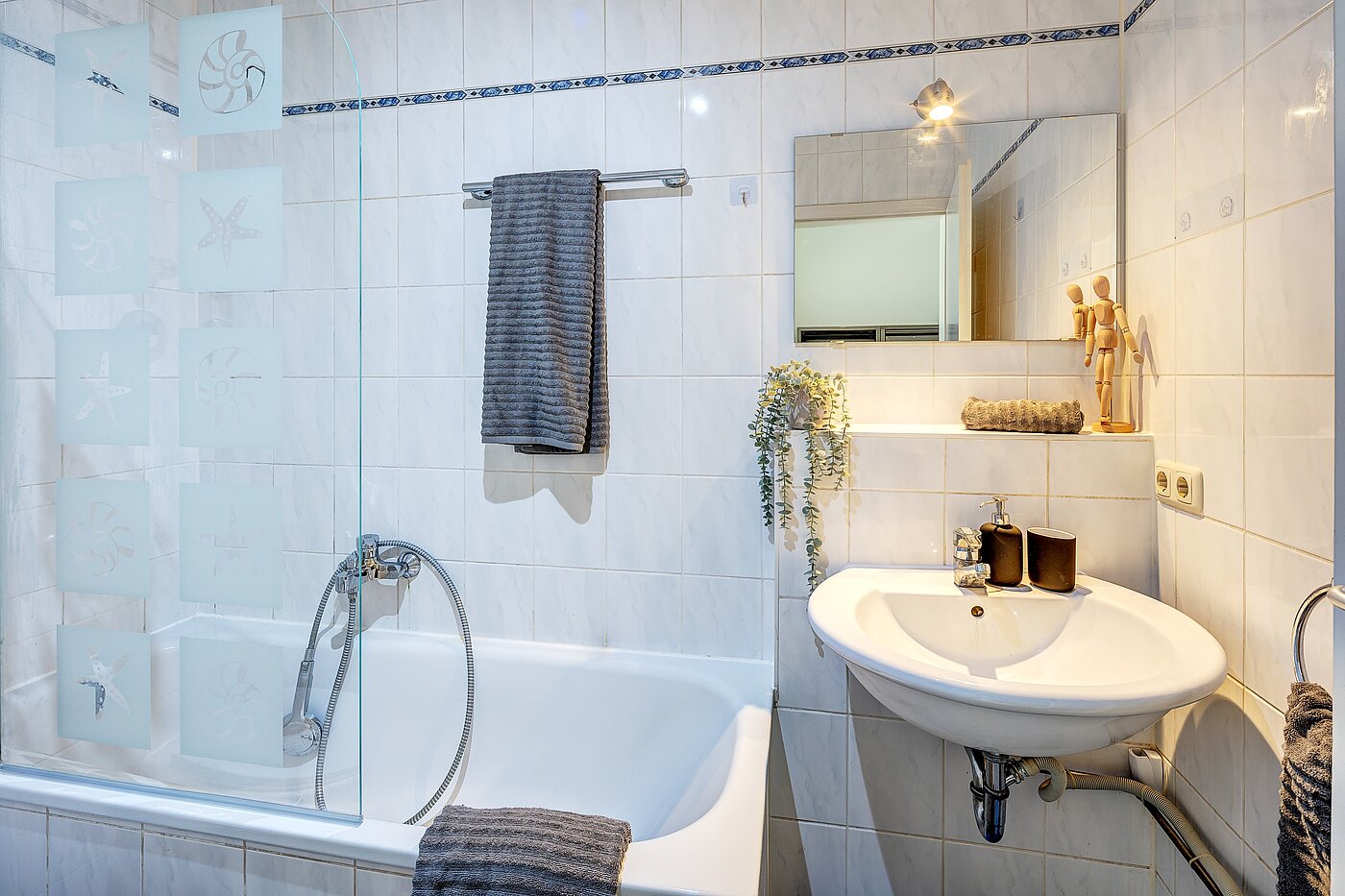 フラット 部屋数 1.5 部屋 | München-Aubing | 70000 | Bad mit...