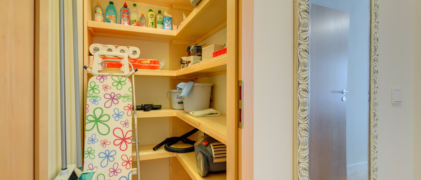 マンション München Neuhausen 01 貯蔵室 10045