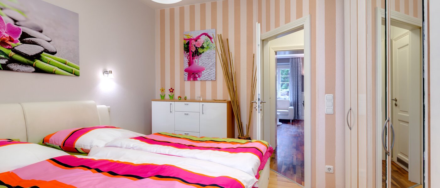 庭付き住宅 München Schwabing-West (rund um den Bonner Platz) 04 寝室 10060