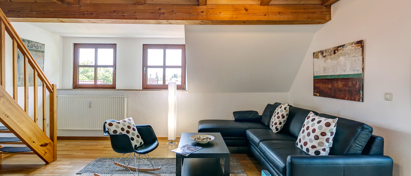 アティック・フラット（屋根裏） München Obermenzing 01 リビングルーム 10079