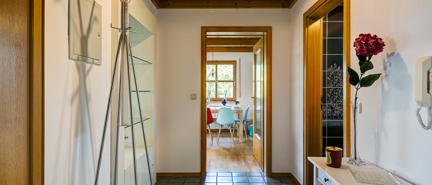 アティック・フラット（屋根裏） München Obermenzing 01 玄関入り口 10079