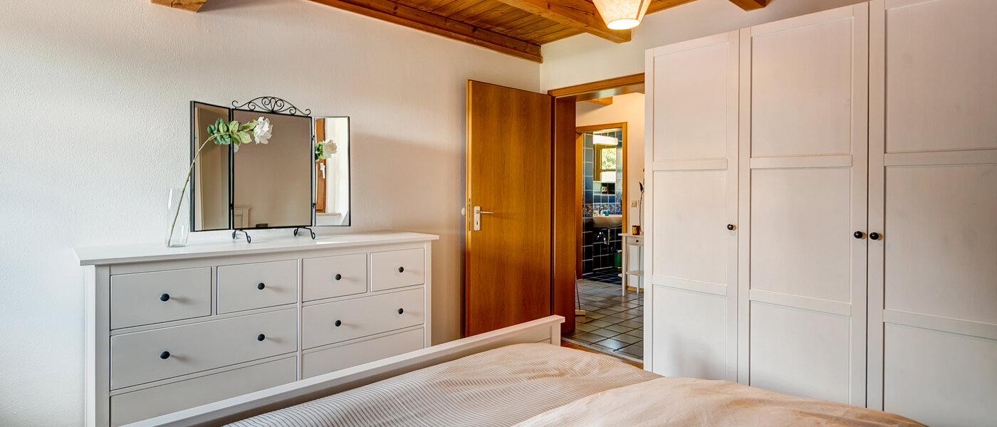 アティック・フラット（屋根裏） München Obermenzing 03 寝室 10079