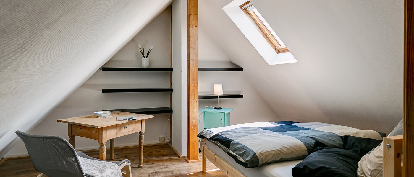 アティック・フラット（屋根裏） München Obermenzing 01 ２つめの寝室 10079