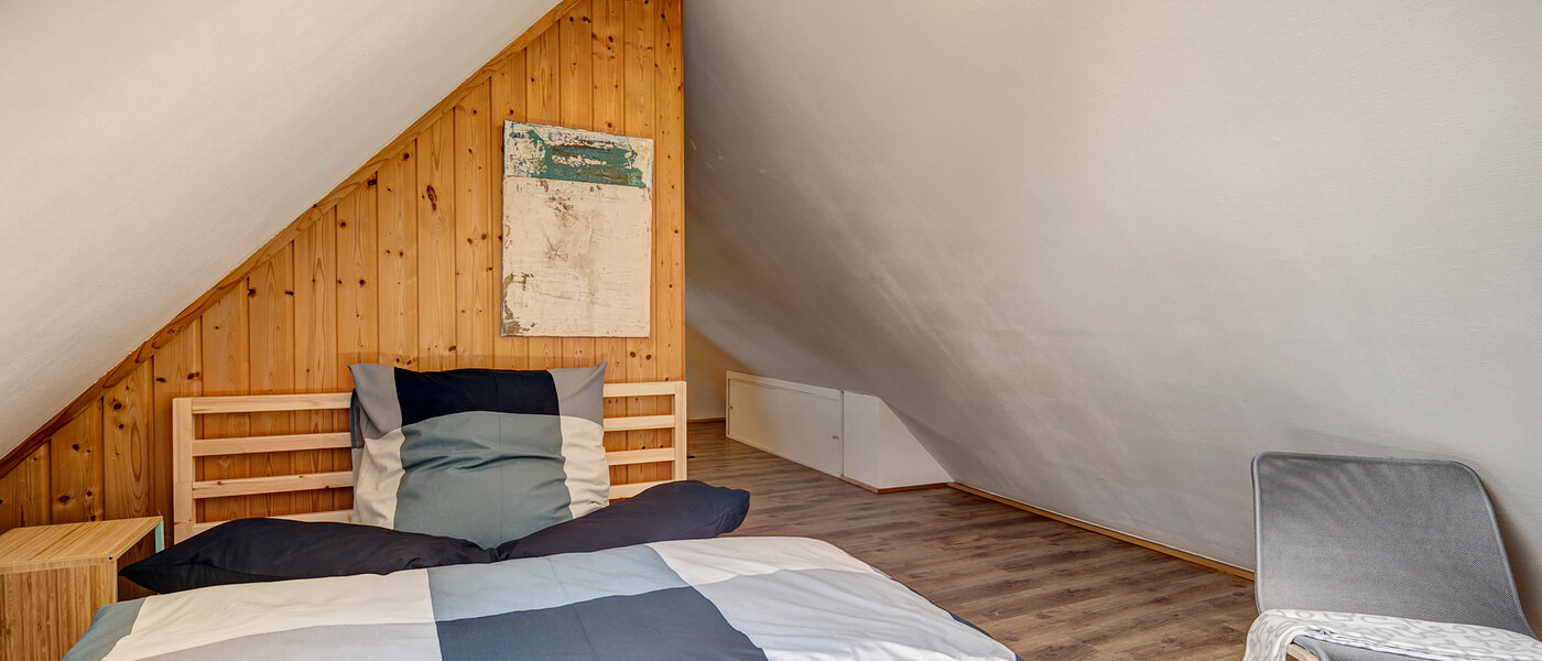 アティック・フラット（屋根裏） München Obermenzing 02 ２つめの寝室 10079