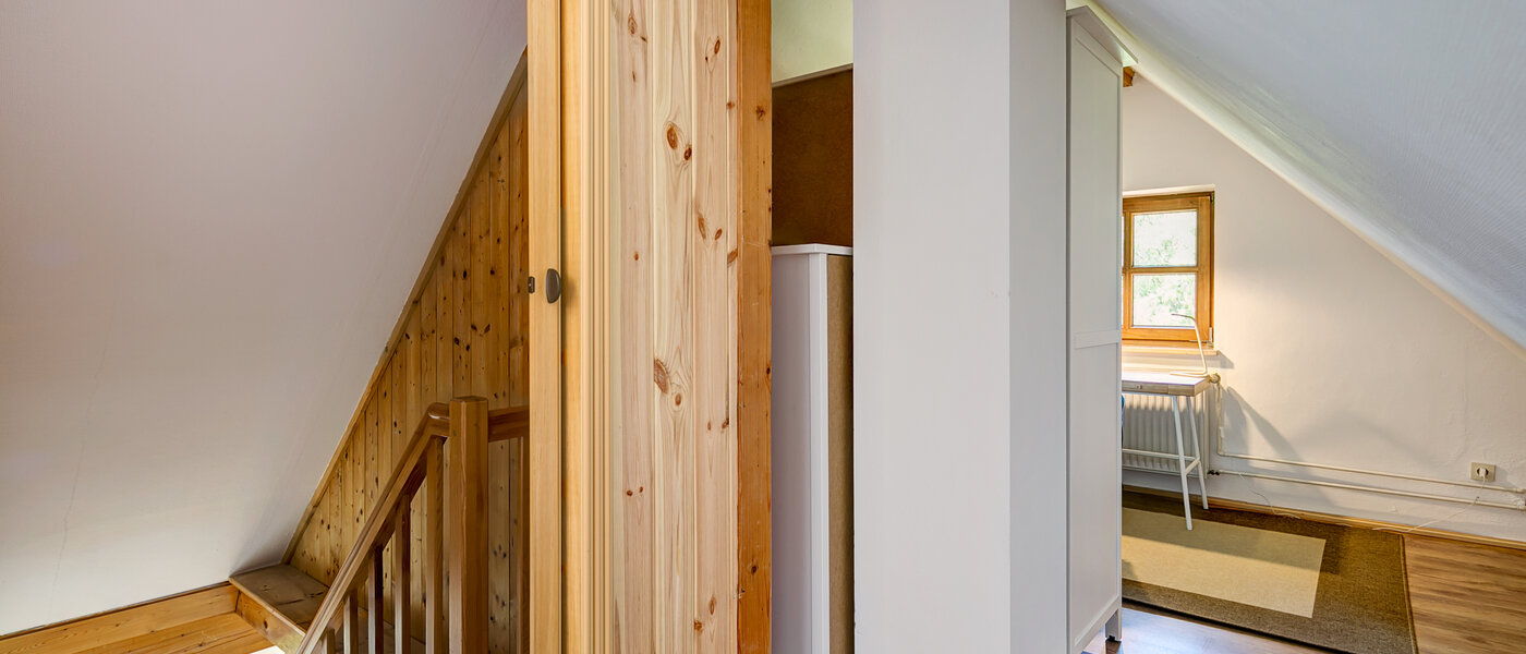 アティック・フラット（屋根裏） München Obermenzing 04 ２つめの寝室 10079