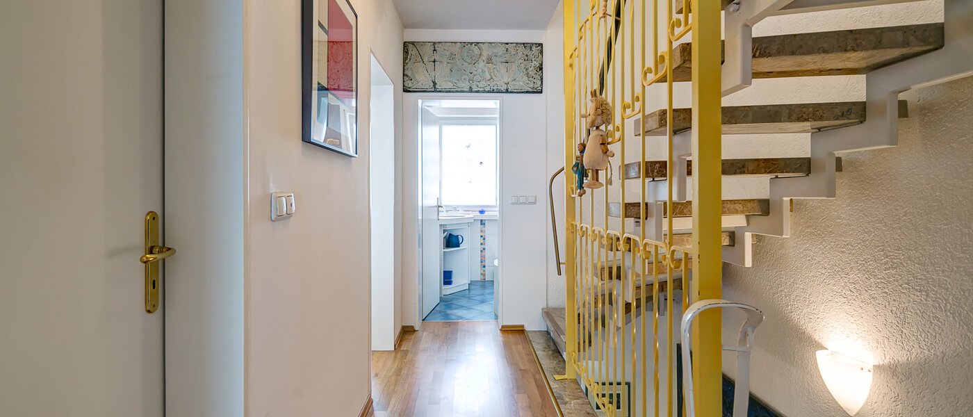 テラスハウス München Fasangarten 05 玄関入り口 10099