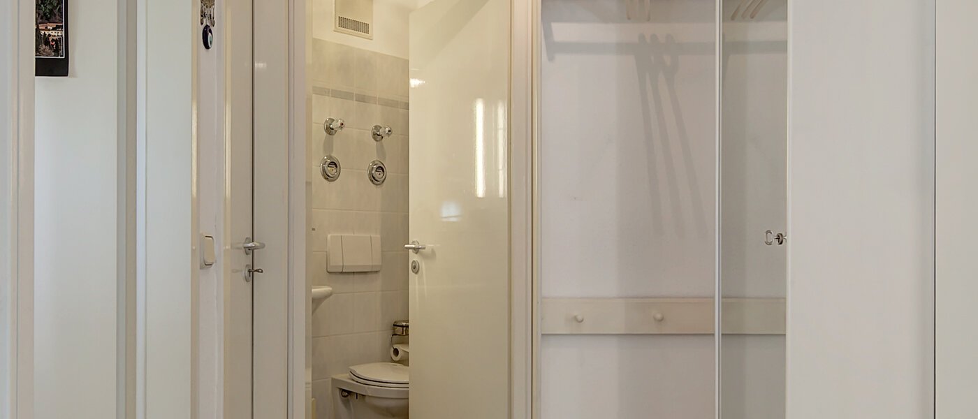 マンション München Neuhausen 02 玄関入り口 10124