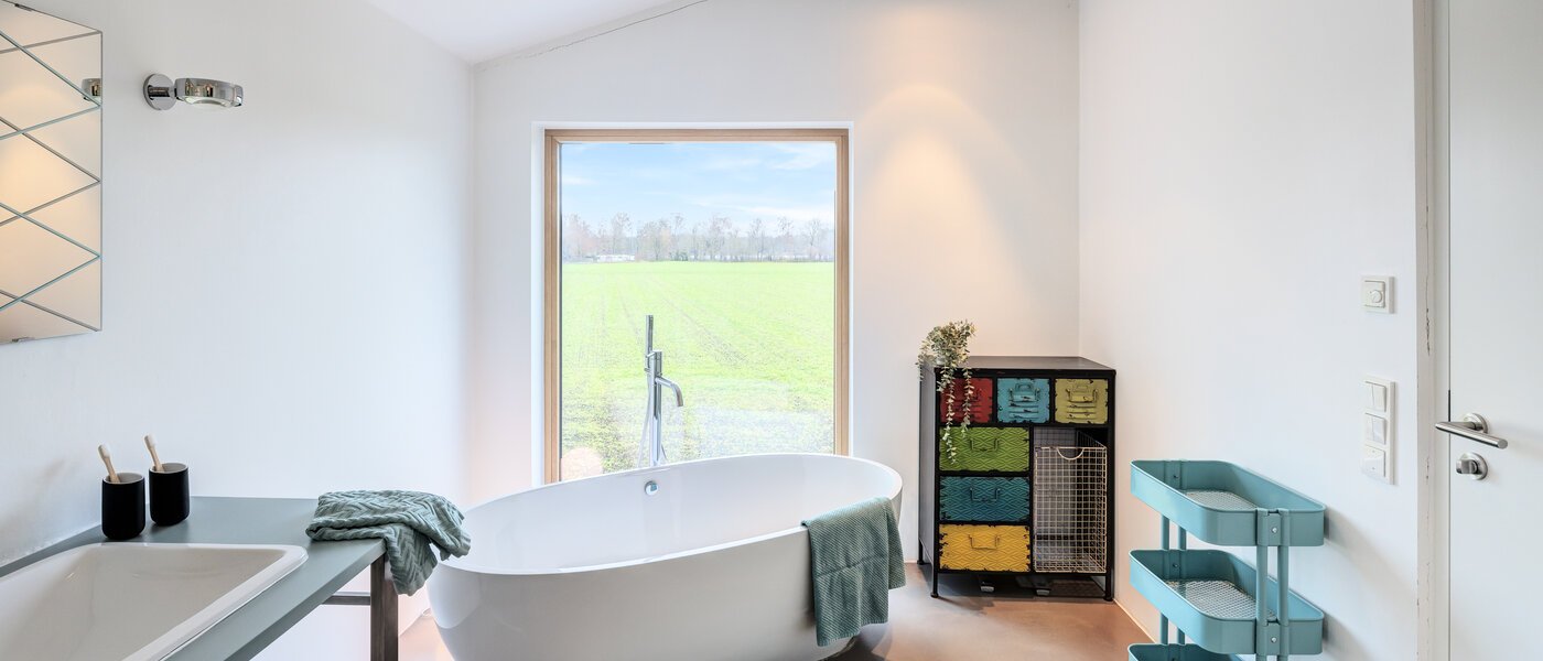 一戸建て Olching 01 1つめの浴室 10562