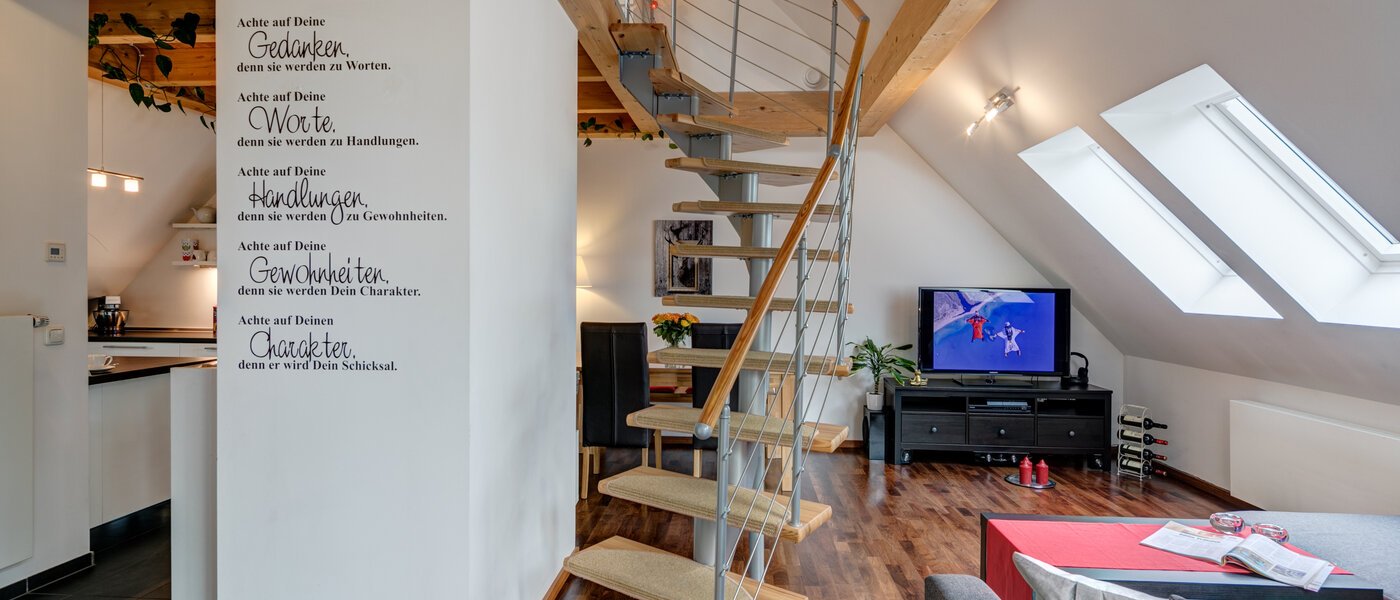 アティック・フラット（屋根裏） München Obersendling 03 リビングルーム 10566