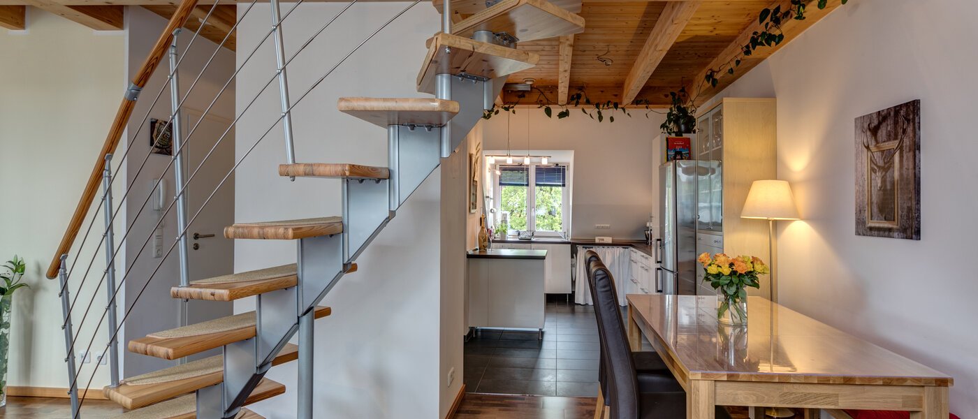 アティック・フラット（屋根裏） München Obersendling 04 リビングルーム 10566