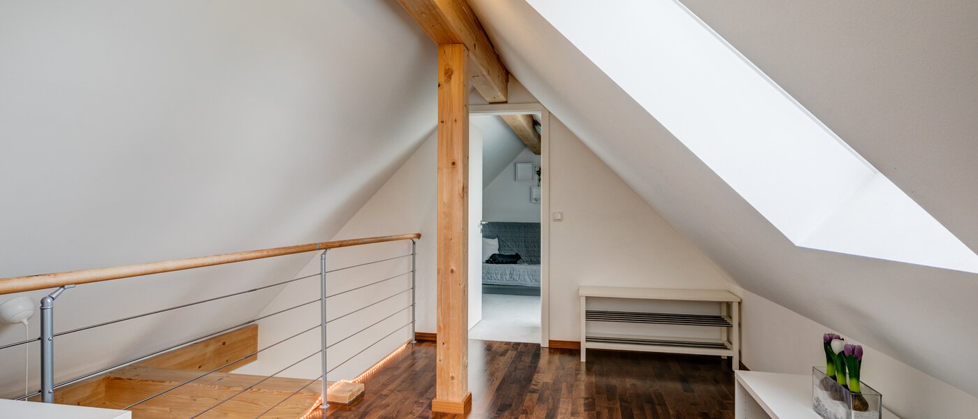 アティック・フラット（屋根裏） München Obersendling 02 仕事部屋 10566