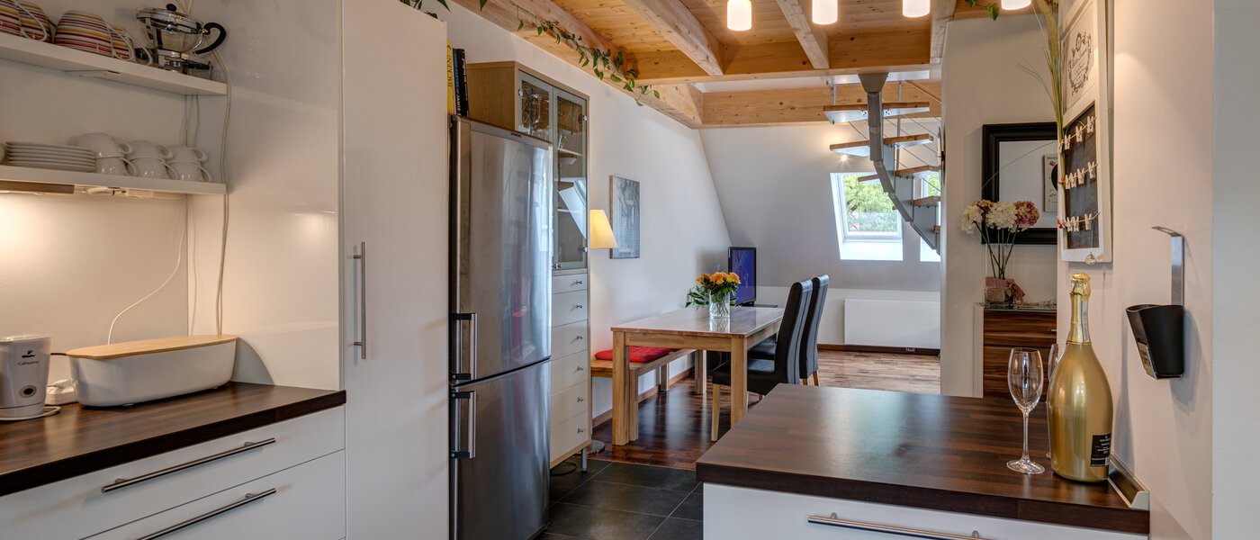 アティック・フラット（屋根裏） München Obersendling 03 キッチン 10566