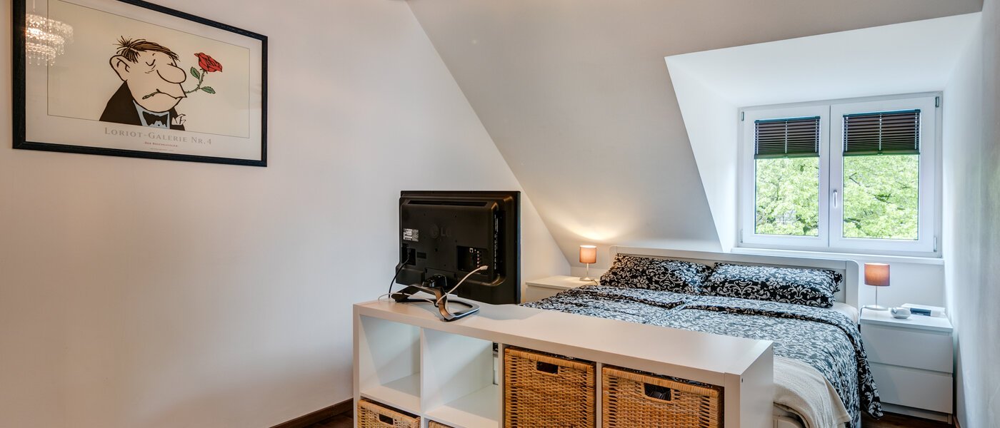 アティック・フラット（屋根裏） München Obersendling 01 寝室 10566