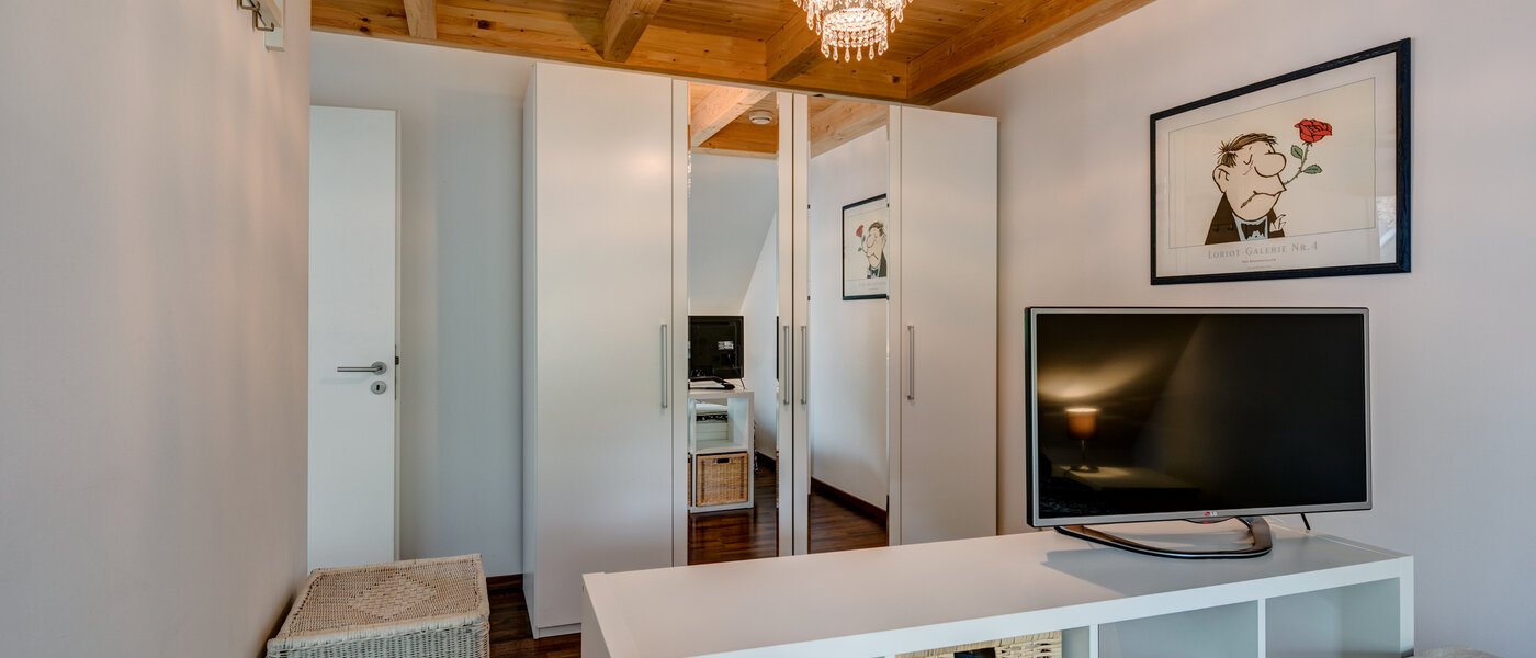 アティック・フラット（屋根裏） München Obersendling 03 寝室 10566