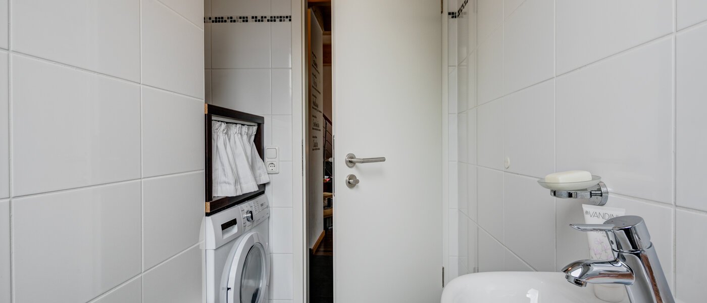 アティック・フラット（屋根裏） München Obersendling 02 ゲスト用 WC 10566