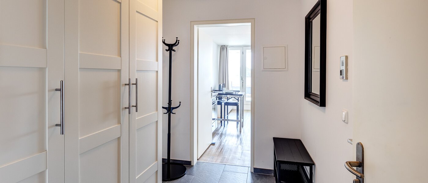 マンション München Olympiadorf 01 玄関入り口 10579