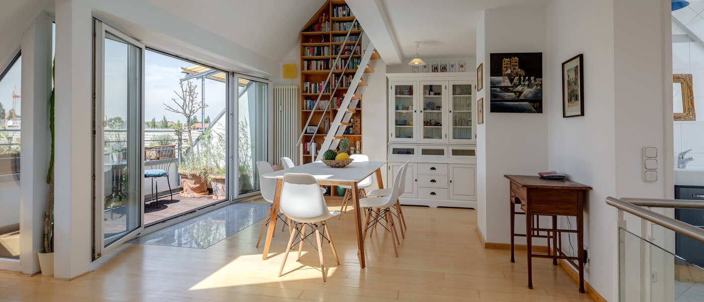 メゾネット・マンション（複数階にわたるマンション） München Sendling 05 リビングルーム 10582