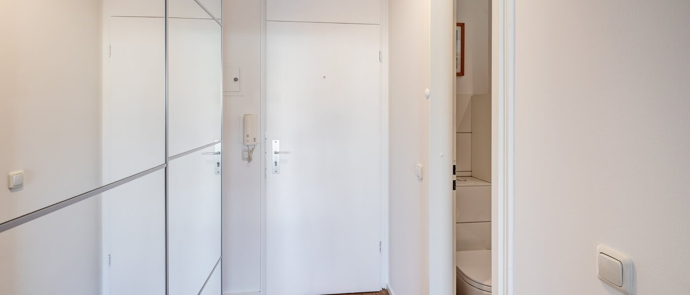 アパルトマン München Neuhausen 01 玄関入り口 10591