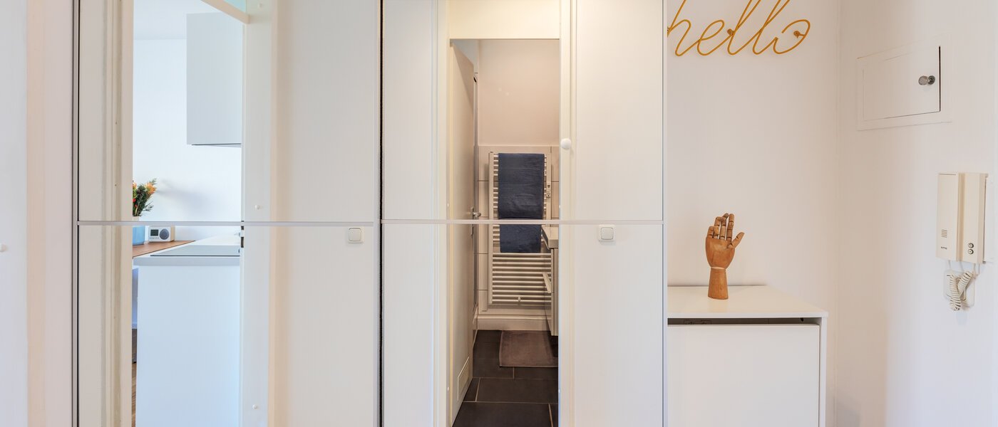 アパルトマン München Neuhausen 03 玄関入り口 10591