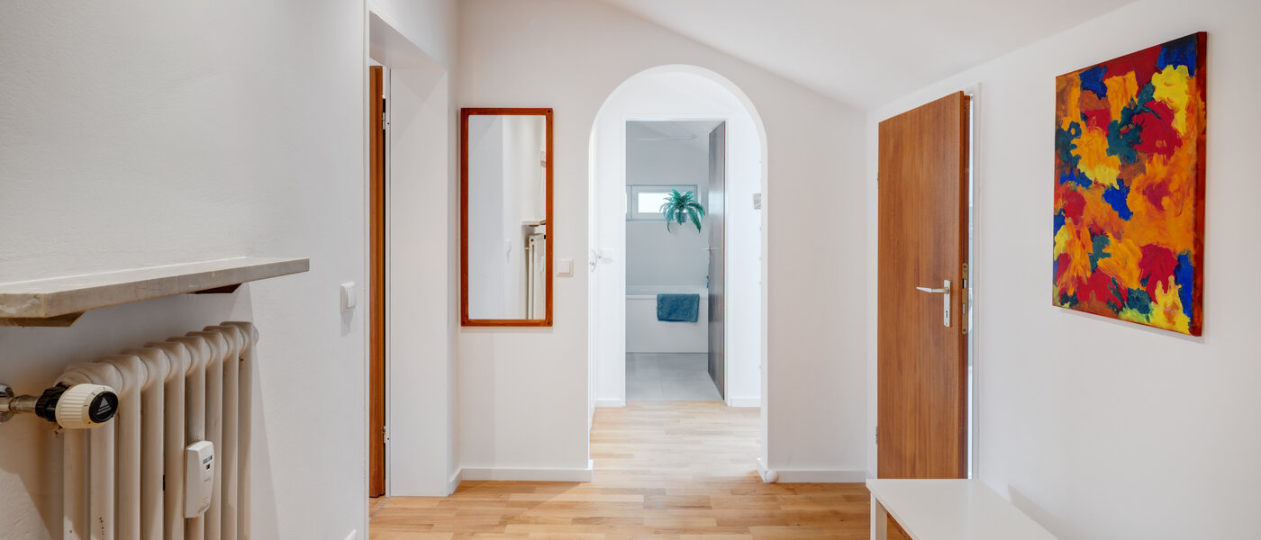 アティック・フラット（屋根裏） München Trudering 02 玄関入り口 10634