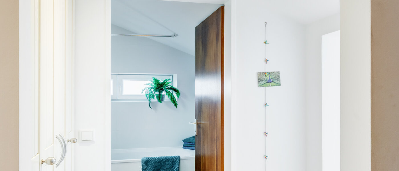 アティック・フラット（屋根裏） München Trudering 03 玄関入り口 10634