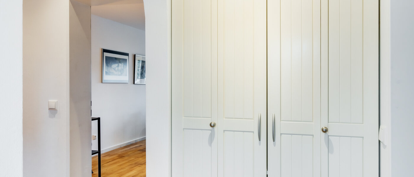 アティック・フラット（屋根裏） München Trudering 04 玄関入り口 10634