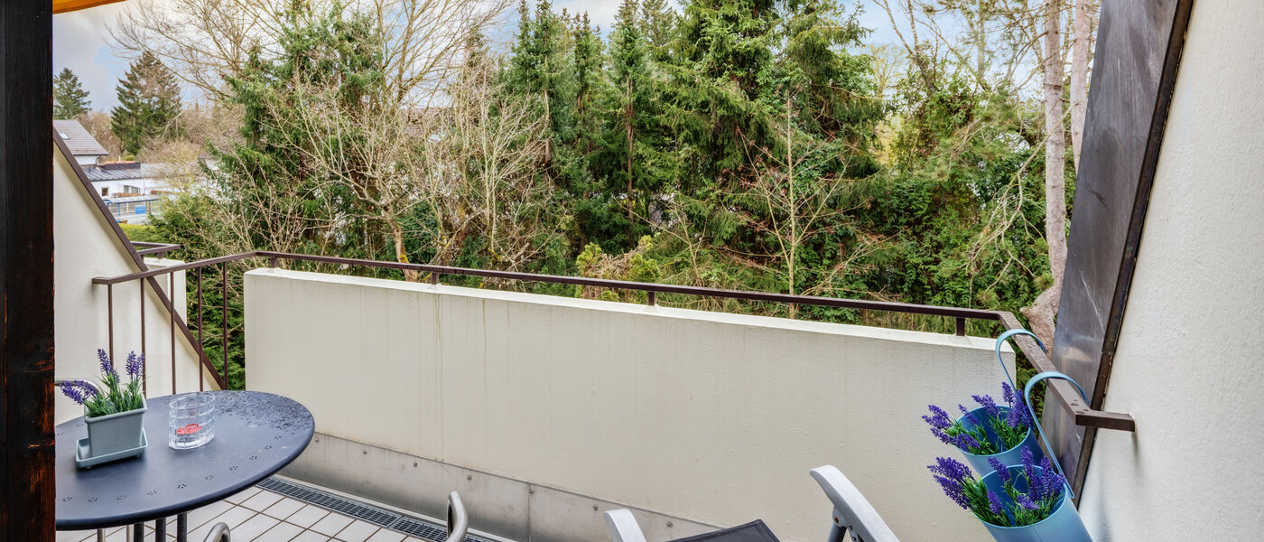 アティック・フラット（屋根裏） München Trudering 02 ベランダ 10634