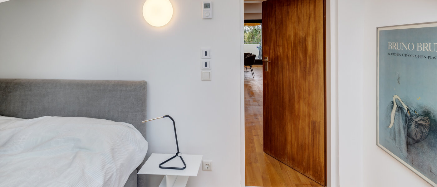 アティック・フラット（屋根裏） München Trudering 03 寝室 10634