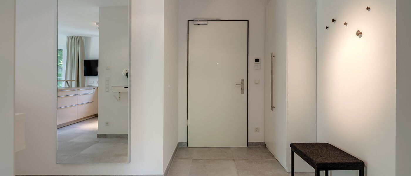 マンション München Bogenhausen 04 玄関入り口 10643