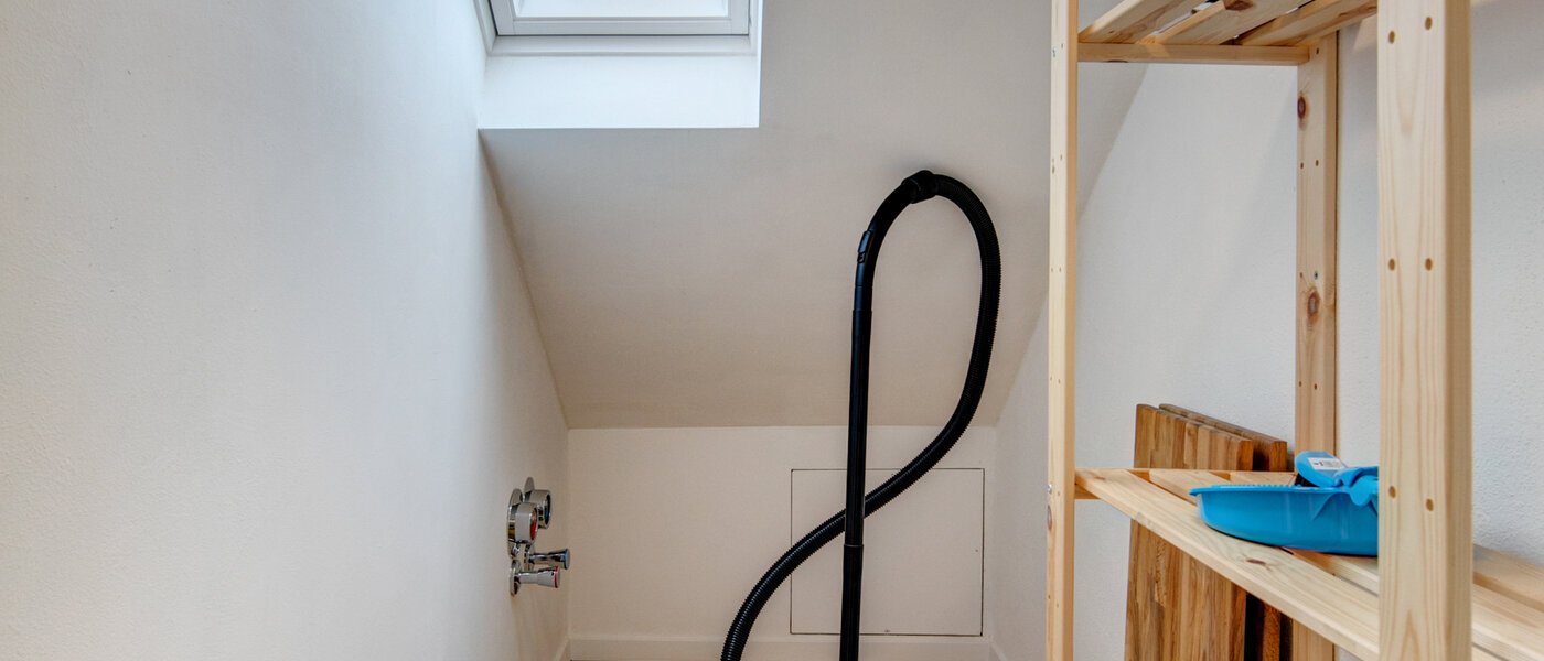 アティック・フラット（屋根裏） Eching 01 貯蔵室 10655